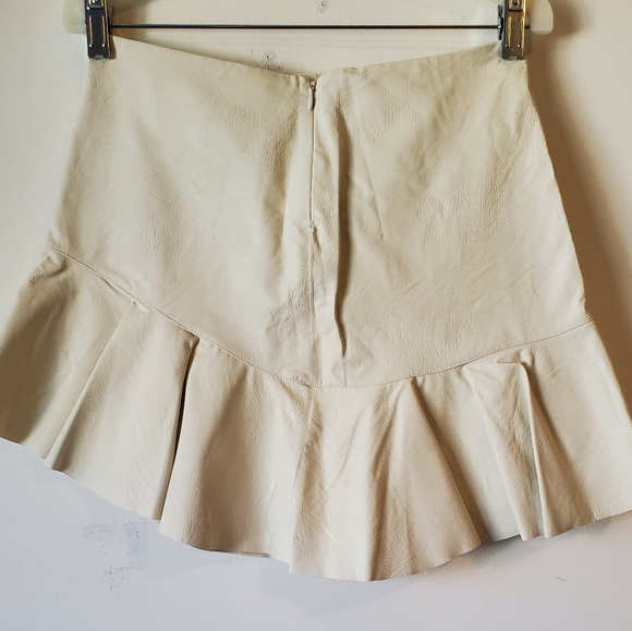 Zara Faux LEATHER Skirt - Picture 2 of 2